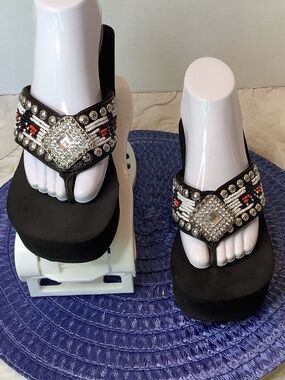 EUC Gracie western platform sandals flip flops black silver bling